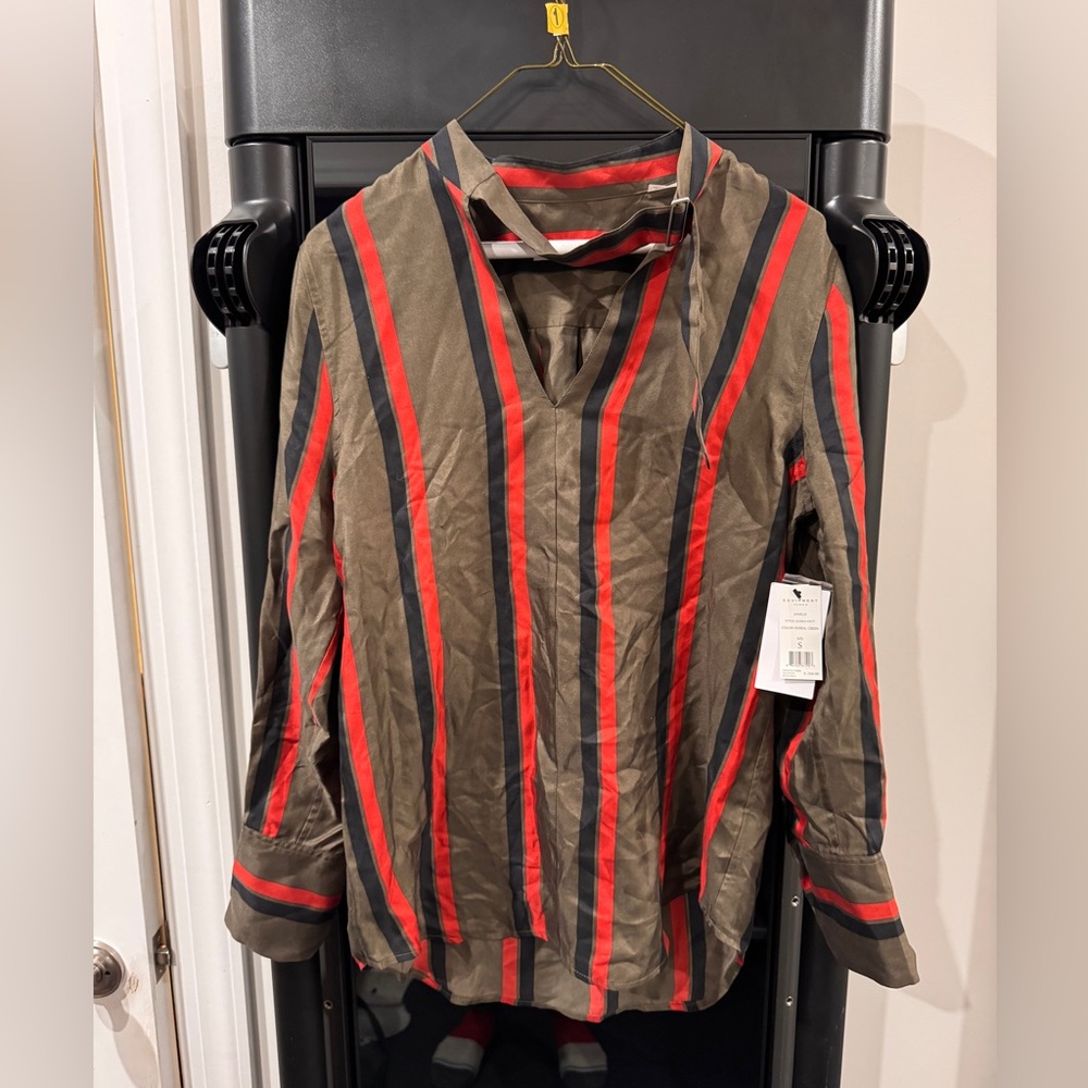 Equiptment | stripped buckle neck blouse | S